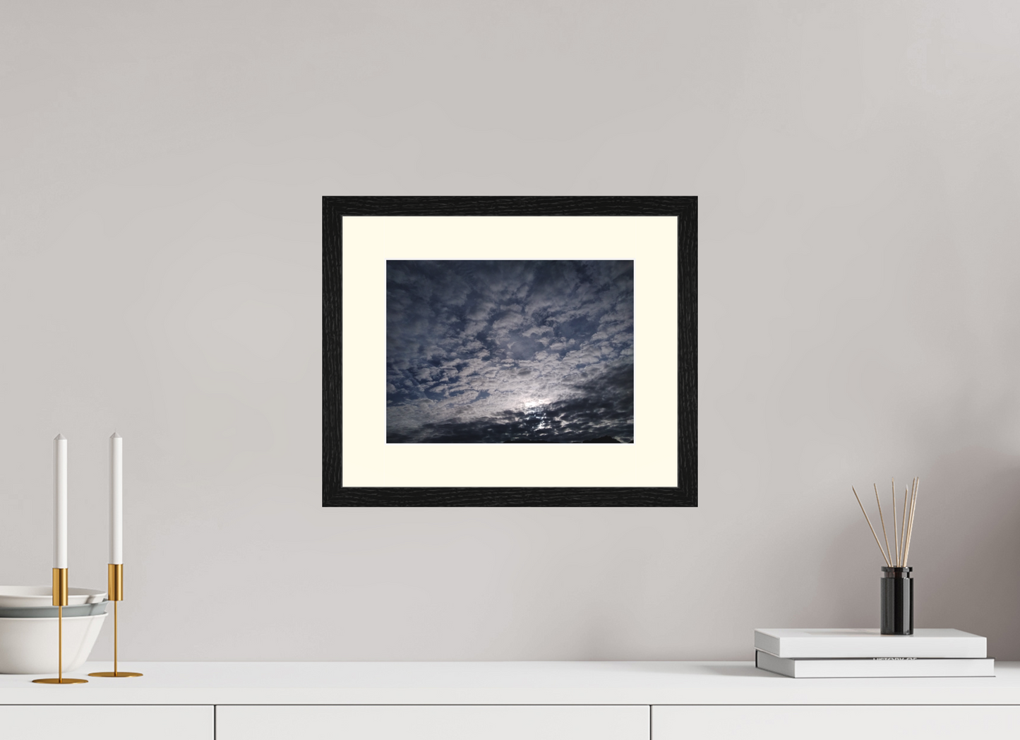 28 x 21 cm, Tirage photo avec Cadre en bois "Chêne Noir" et Passe-partout Ivoire 07h41 ¤ Juillet