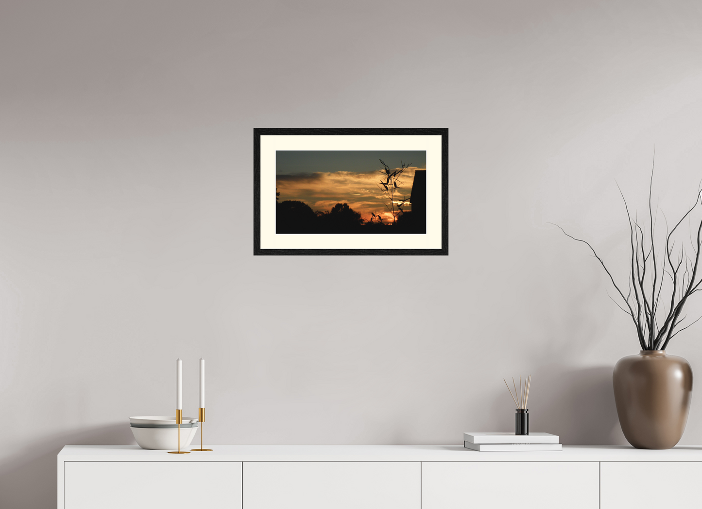 48 x 27 cm, Tirage photo avec Cadre en bois "Chêne Noir" et Passe-partout Ivoire 19h36 ¤ Août