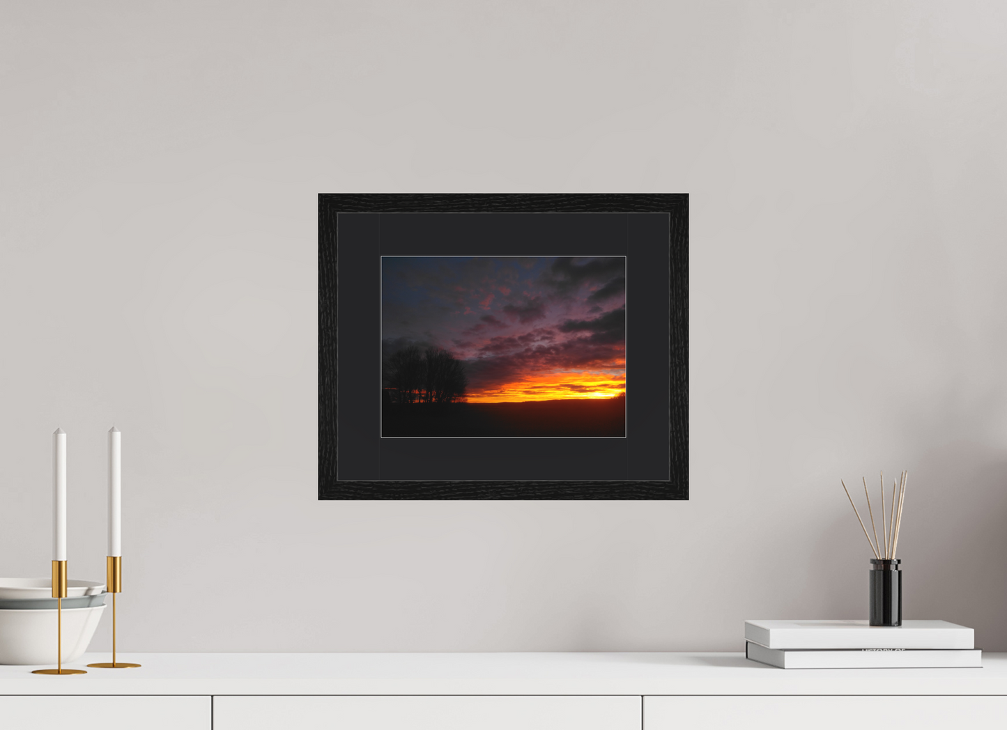 28 x 21 cm, Tirage photo avec Cadre "Chêne noir" et Passe-partout Noir 08h06 ¤ Décembre