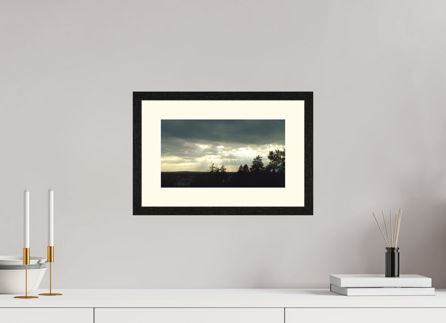 32 x 18 cm, Tirage photo avec Cadre en bois "Chêne Noir" et Passe-partout Ivoire 18h19 ¤ Août