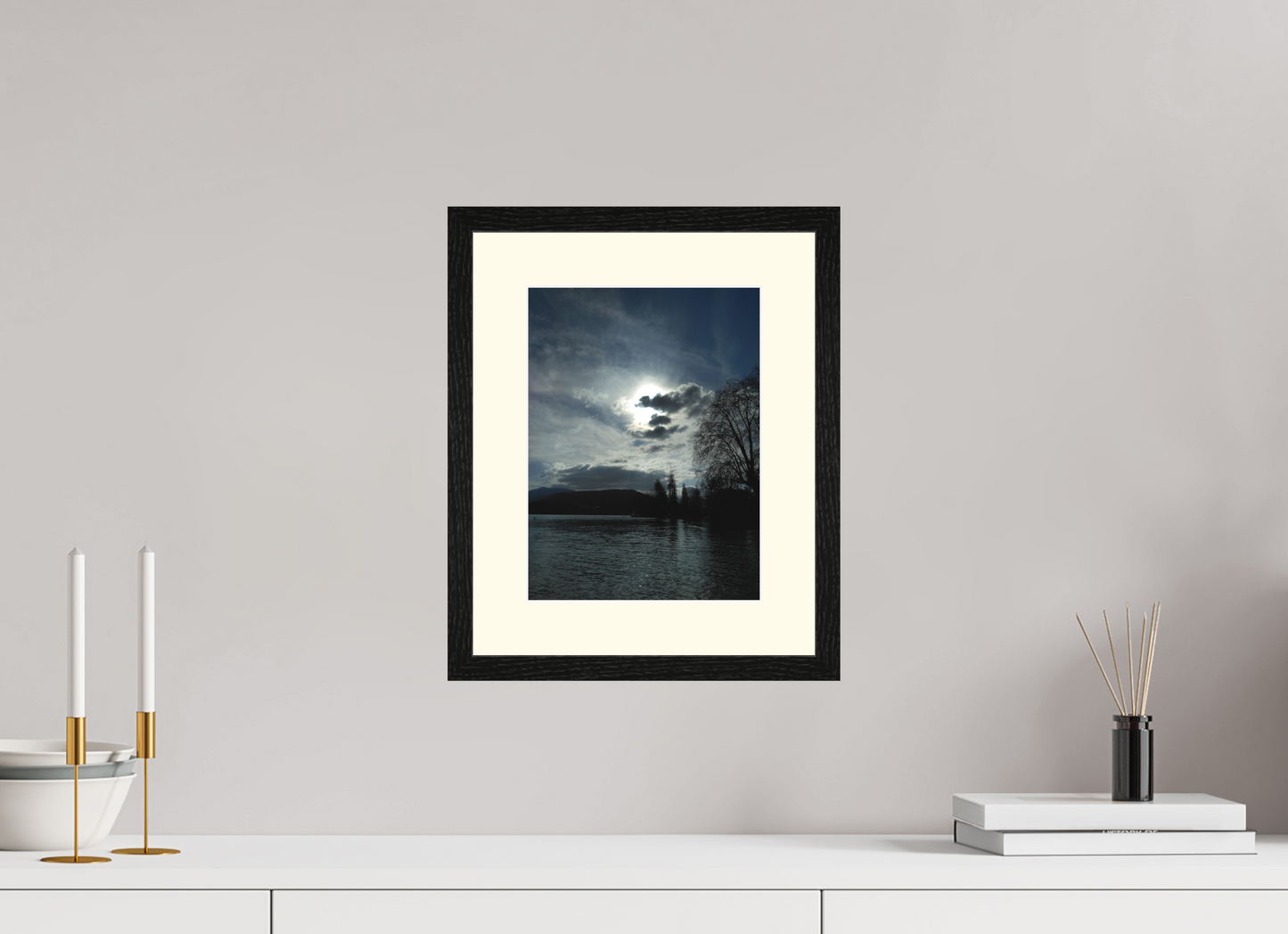 21 x 28 cm, Tirage photo avec Cadre en bois "Chêne Noir" et Passe-partout Ivoire 15h06 ¤ Février