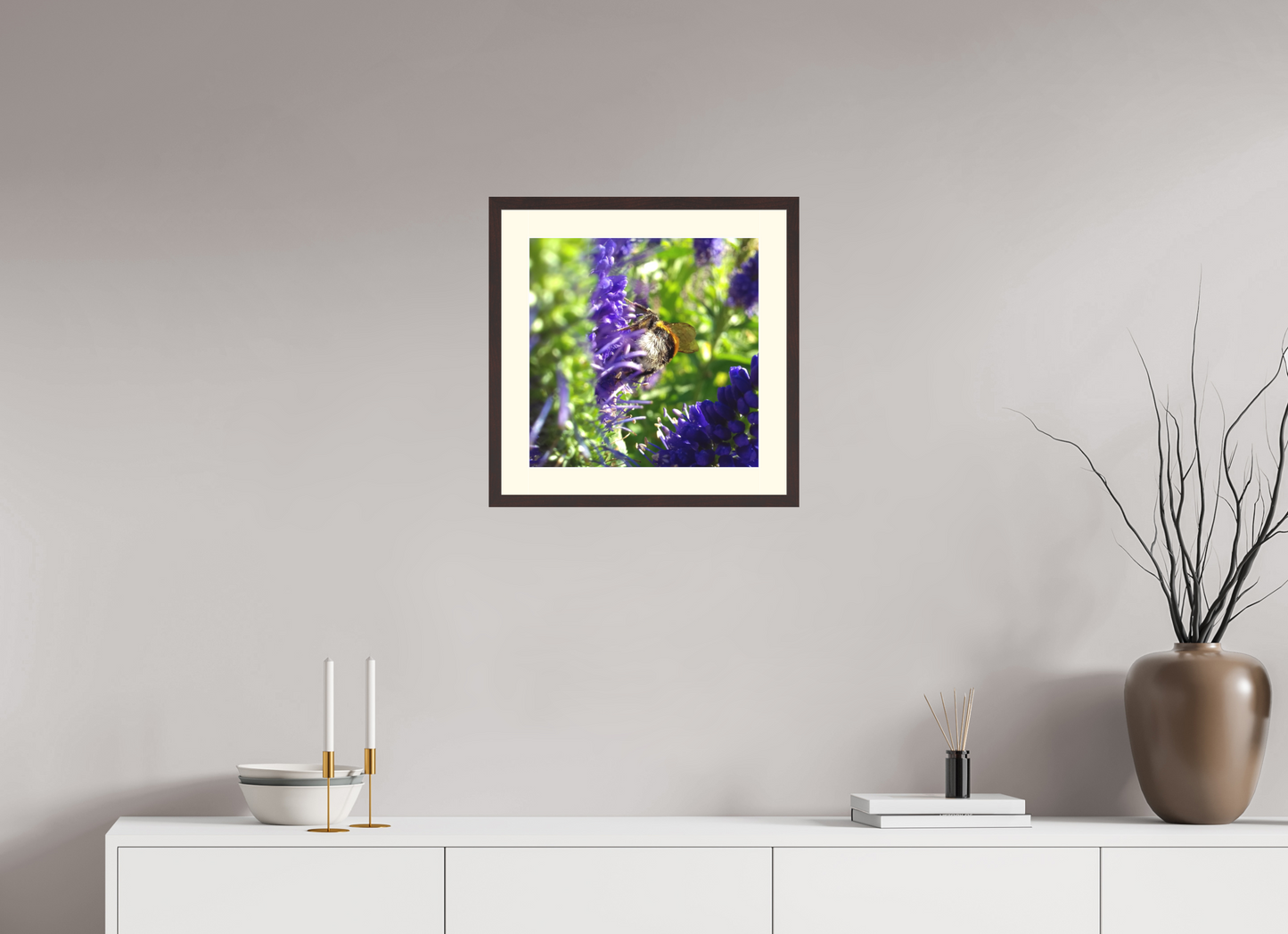 40 x 40 cm, Tirage photo avec Cadre en bois "Aulne brun" et Passe-partout Ivoire 07h57 ¤ Juin