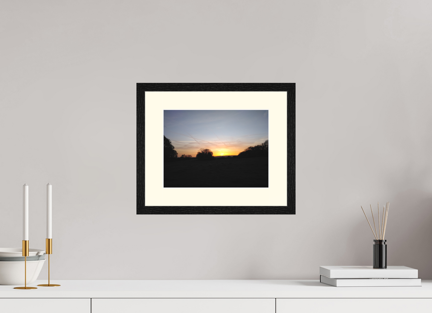 28 x 21 cm, Tirage photo avec Cadre en bois "Chêne Noir" et Passe-partout Ivoire 08h19 ¤ Octobre