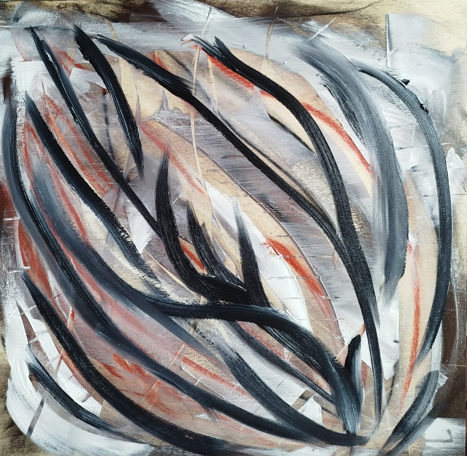 L'image représente un tableau abstrait aux couleurs noir, blanc, avec des touches de orange, dans un tracé qui évoque une flamme. Ses dimensions sont de 50 cm par 50 cm. Il a été créé à la peinture à l'huile avec un travail au pinceau et au crayon pastel. Le tableau a été peint par l'artiste autodidacte Maeva J.