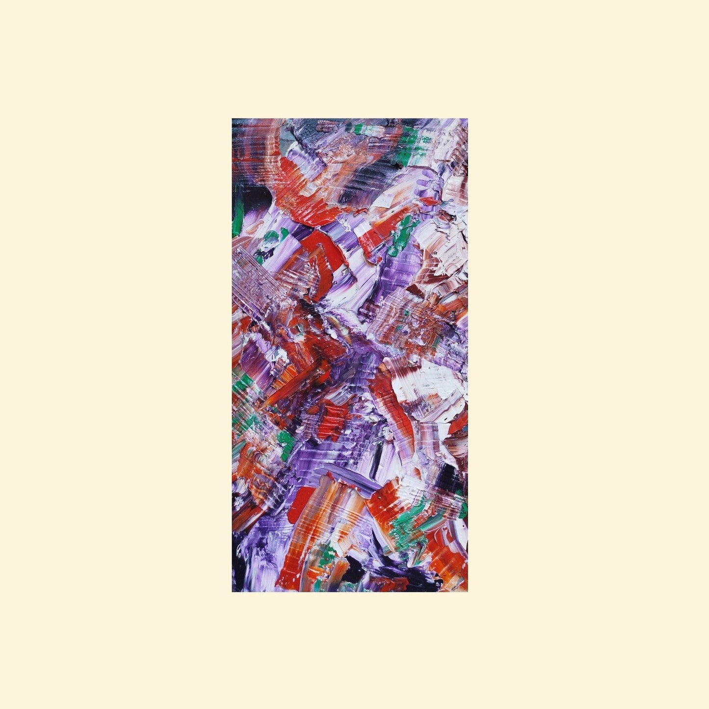 L'image représente un tableau abstrait aux couleurs rouge-orange, violet, blanc, avec des touches de vert. Ses dimensions sont de 20 cm par 40 cm. Il a été créé à la peinture à l'huile avec un travail au couteau. Il présente des empâtements et des reliefs, des traits expressifs. Le tableau a été peint à la peinture à l'huile par la peintre autodidacte Maeva J.