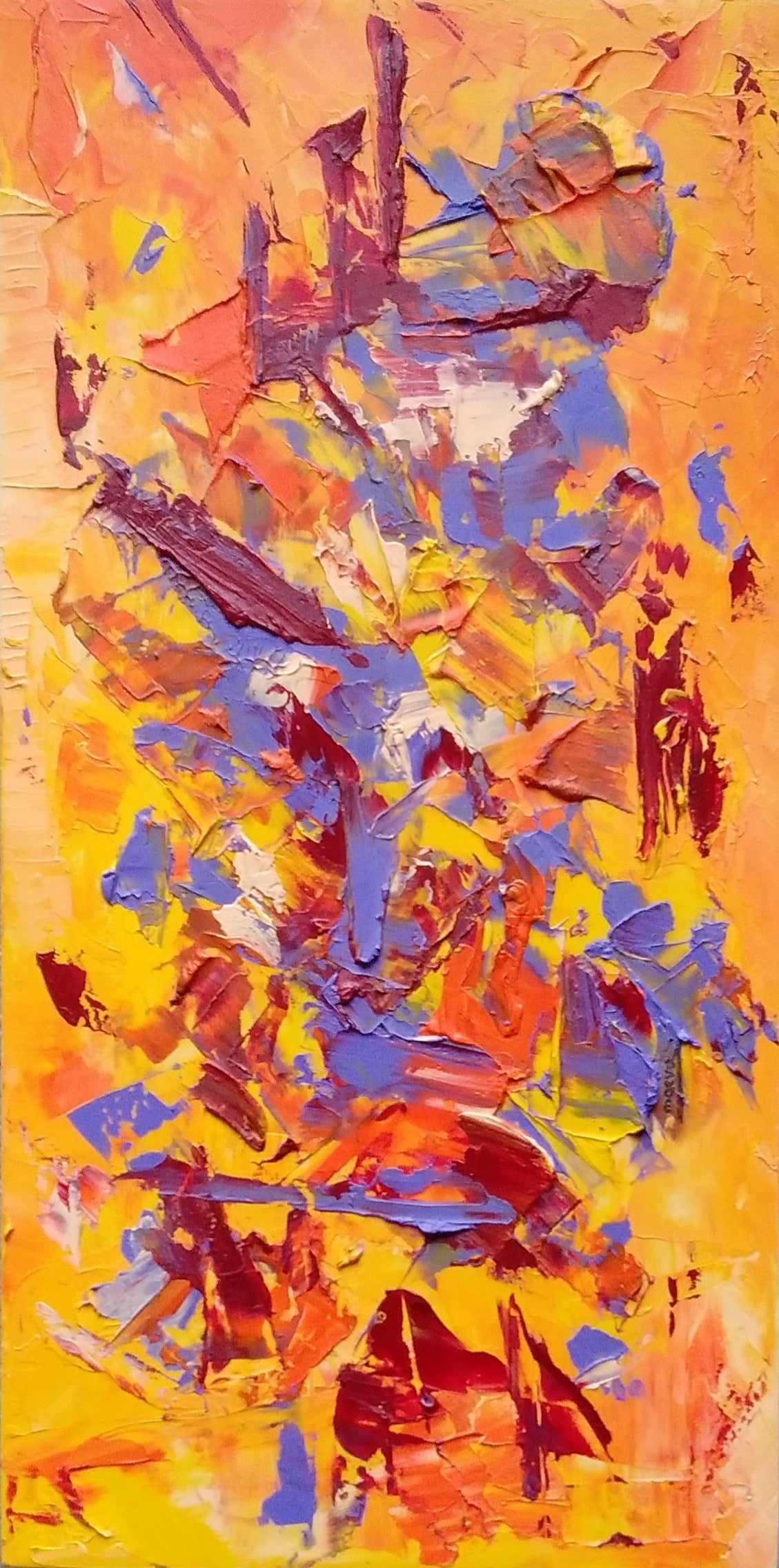 L'image représente un tableau abstrait multicolore, avec des tons oranges, jaunes, et violets. Le tableau a été peint à la peinture à l'huile par l'artiste peintre Maeva J.