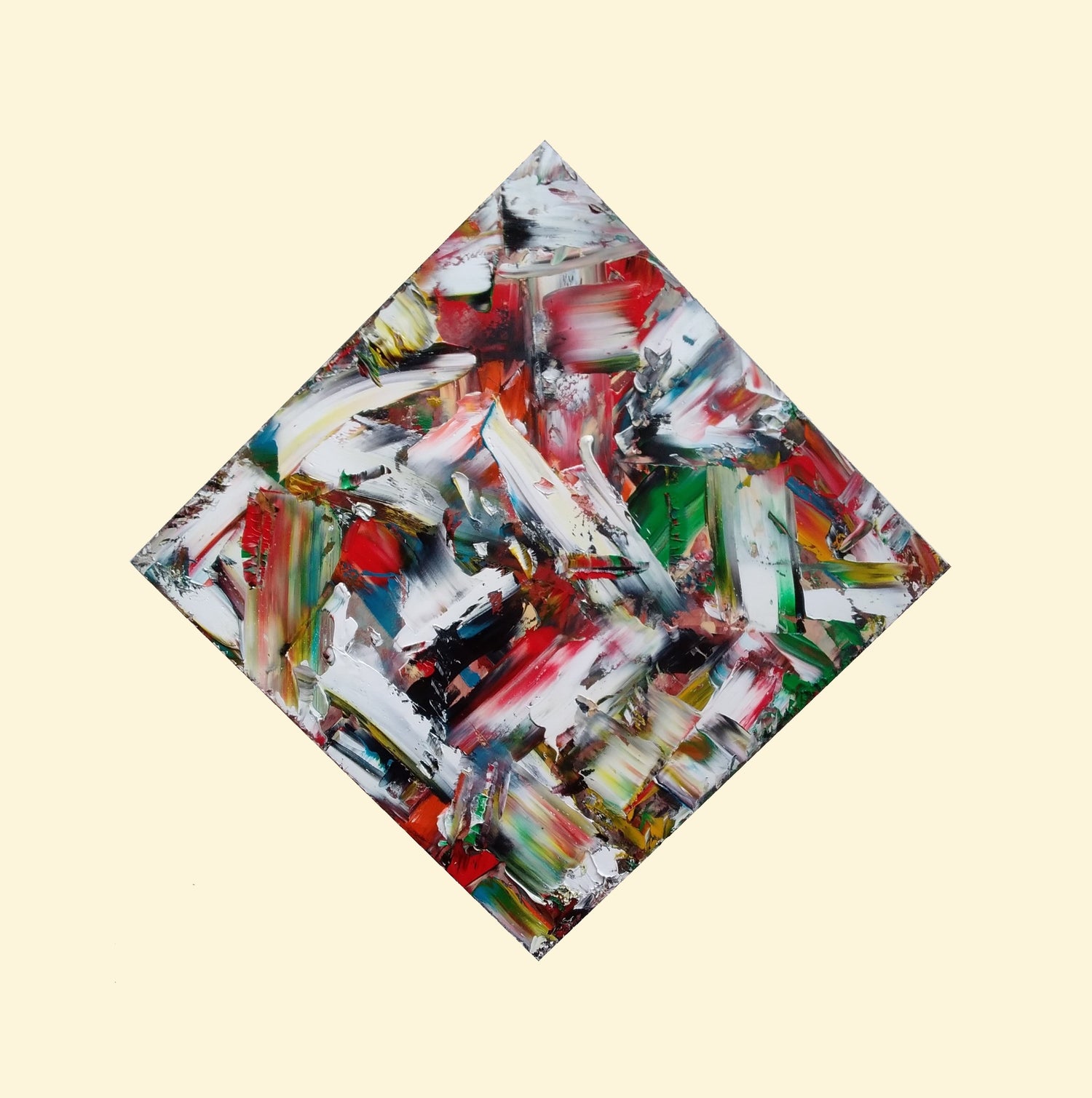 L'image représente un tableau abstrait multicolore, avec des tons blancs, verts et rouges. Le tableau a été peint à la peinture à l'huile par l'artiste peintre Maeva J.