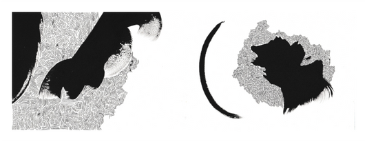 L'image représente un tableau abstrait à l'encre noire sur fond blanc. C'est une oeuvre de l'artiste peintre Maeva J., son titre est "Musiques". 
