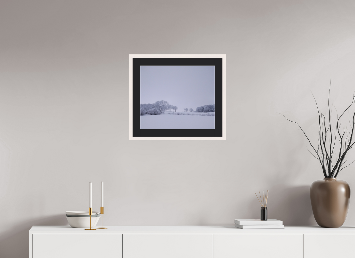 46,9 x 40 cm, Tirage photo avec Cadre en bois "Blanc érable" et Passe-partout Noir 10h49 ¤ Novembre