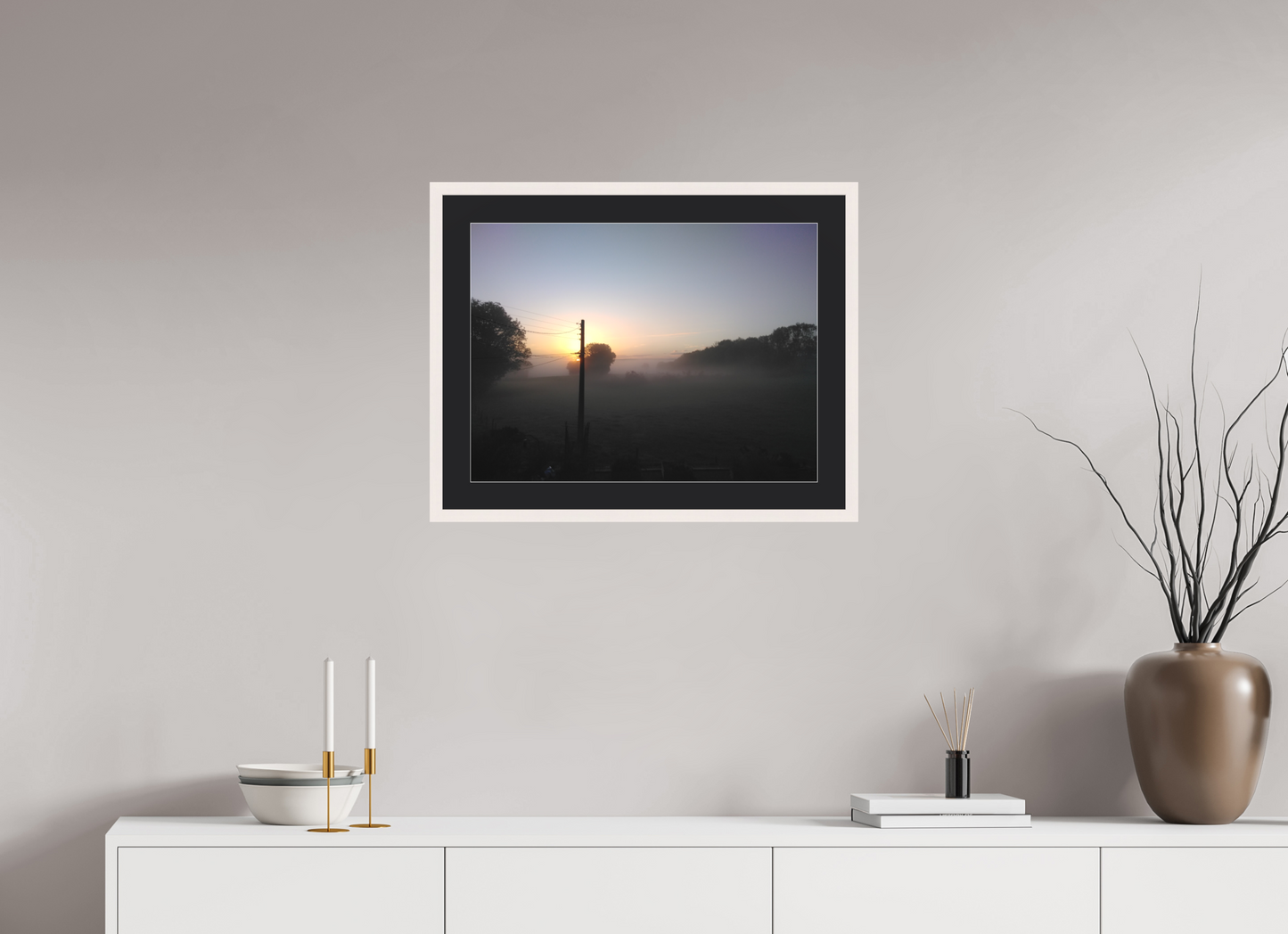 60 x 45 cm, Tirage photo avec Cadre en bois "Blanc érable" et Passe-partout Noir 08h03 ¤ Octobre